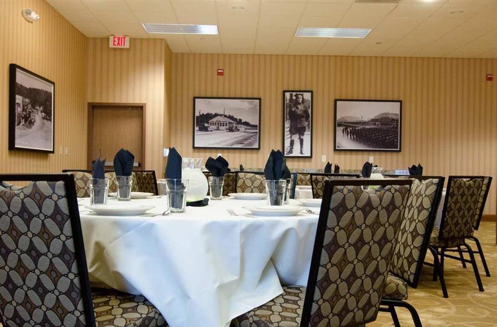 Hampton Inn St. Robert Restaurant foto
