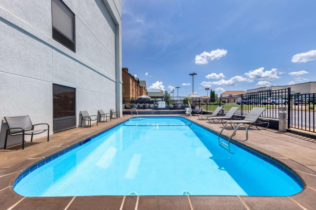 Hampton Inn St. Robert Buitenkant foto